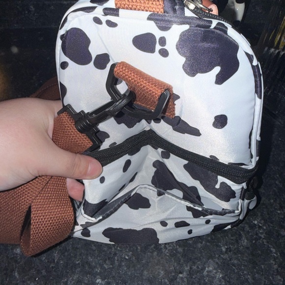 🐮 Cow Print Lunch Bag 🐮 - Picture 8 of 12